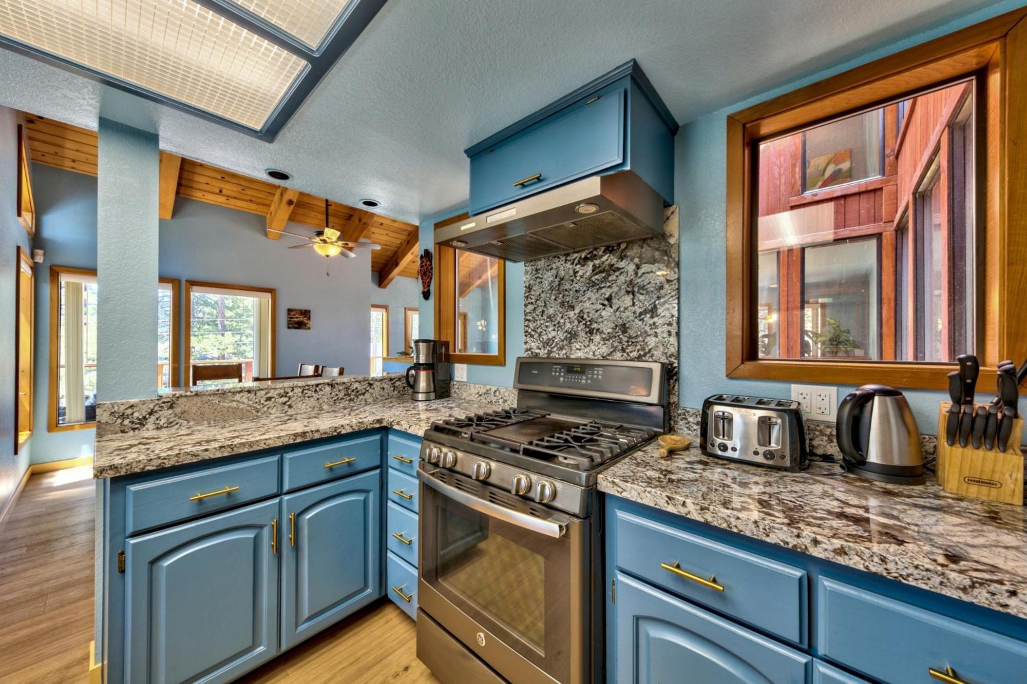 Holiday home Family Hiker's Haven: Forested 3br Pets *