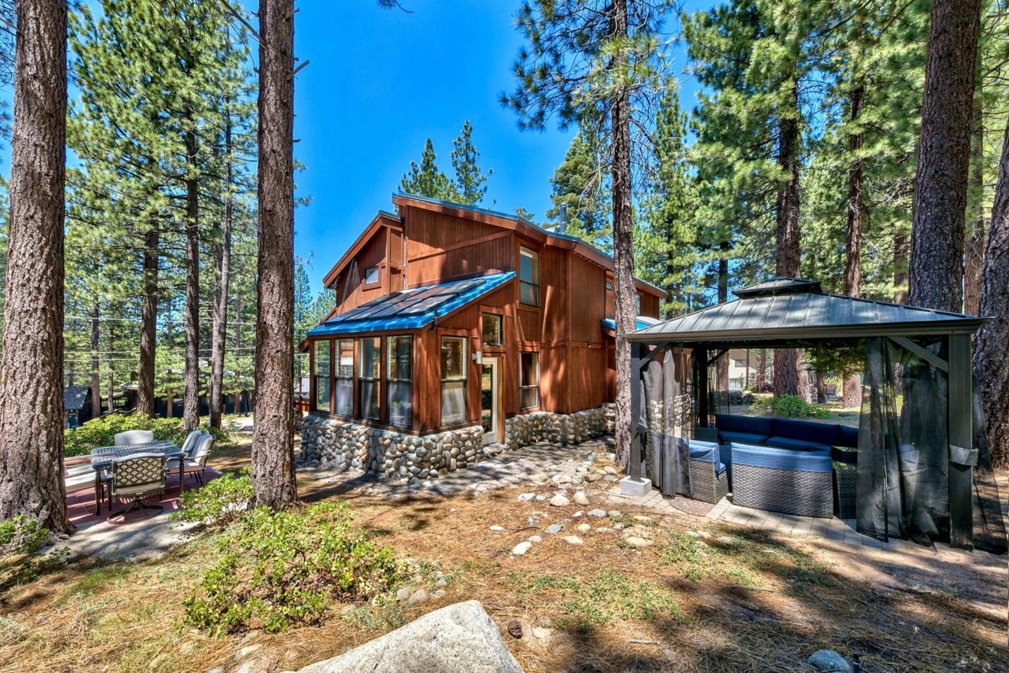 Family Hiker's Haven: Forested 3br Pets *