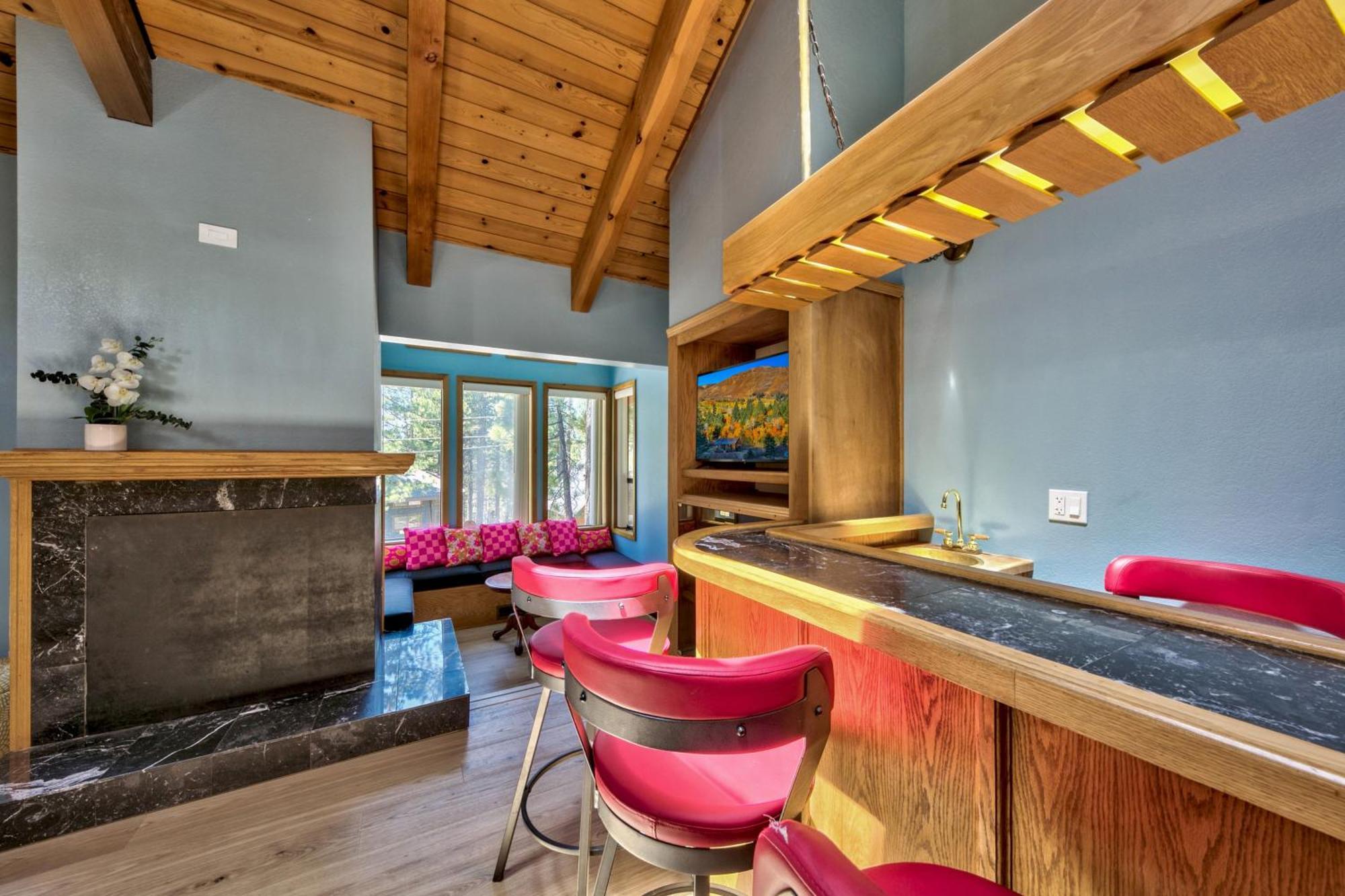 Family Hiker's Haven: Forested 3br Pets Holiday home *